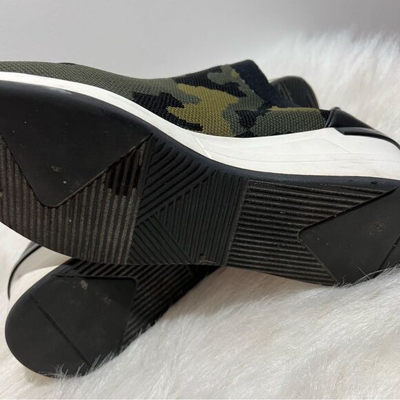 Steve Madden Mykala‎ Camoflage Sneaker -- 9.5 - Picture 8 of 9